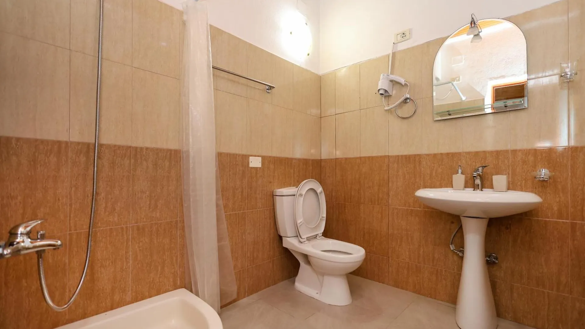 Vila Spahiu Berat
