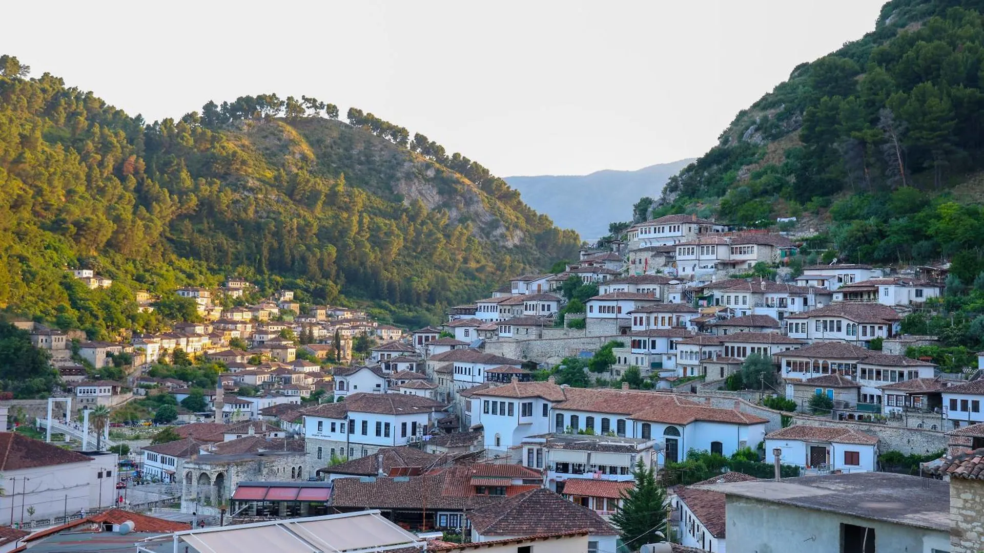 Vila Spahiu Berat 0*,